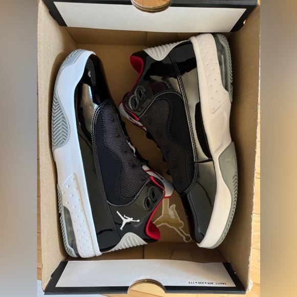 New Jordan Max Aura 2 (GS) ‘Black/Gym Red-White- Wolf Grey’ Basketball Sneakers - Picture 11 of 12